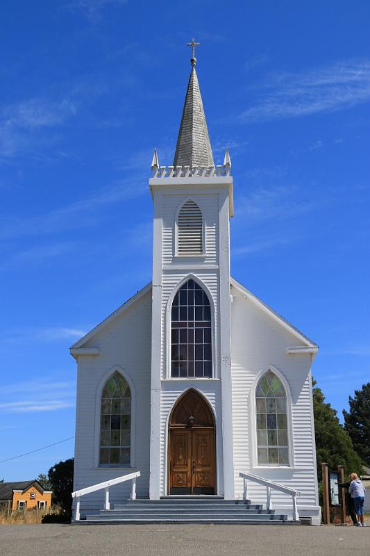 sonoma11.JPG - This was the church in  "The Birds".  Officially known as the Church of Saint Teresa of Avila.