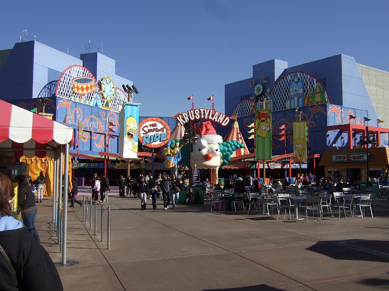 socal052.JPG - Universal Studios.  My pilgrimage is complete.   We're at The Simpsons Ride!