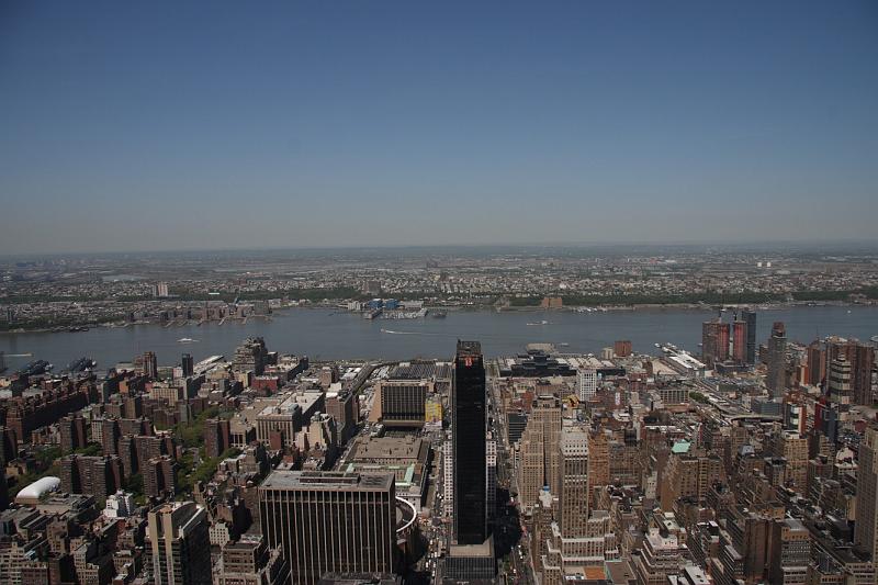 FlaNY2008May038.JPG - Before visiting Grandma, Mom and I head up to the top of the Emipre State Building.  Looking West.