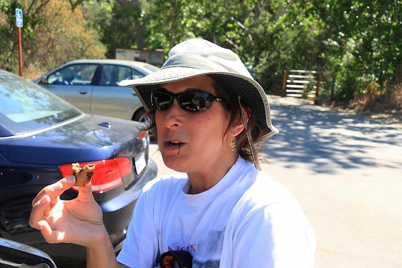 sonoma19.JPG - We now had a snack break before going for a hike in the Sunol Regional Wilderness.  Most of the cookie gets eaten.