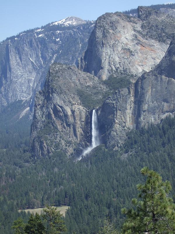 yosemite314.JPG - Close-up of Bridalveil Falls.  We'll drive to this later today.