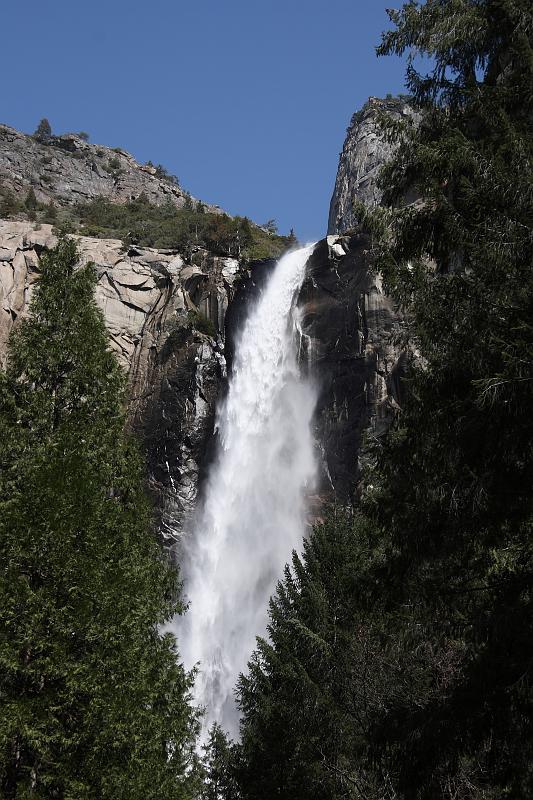 yosemite376.JPG - Bridalveil Falls.