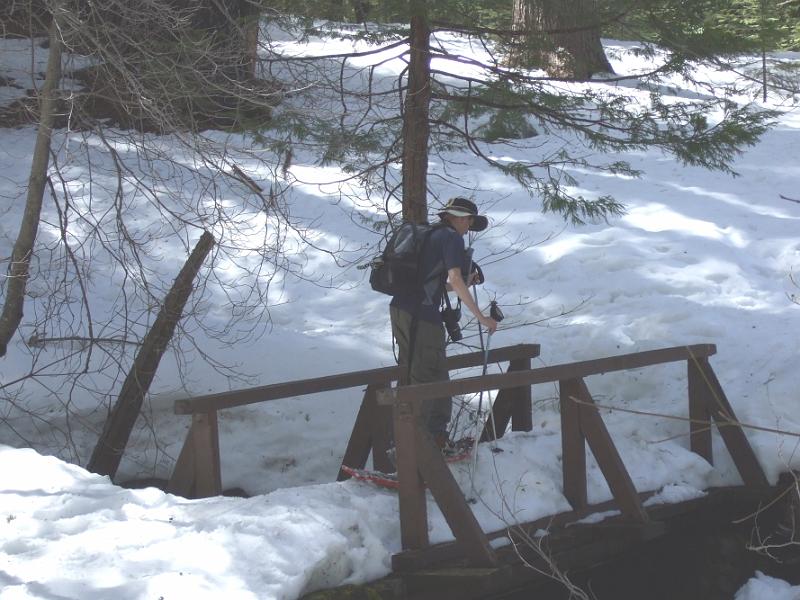 yosemite2010_264.JPG - Crossing the bridge.